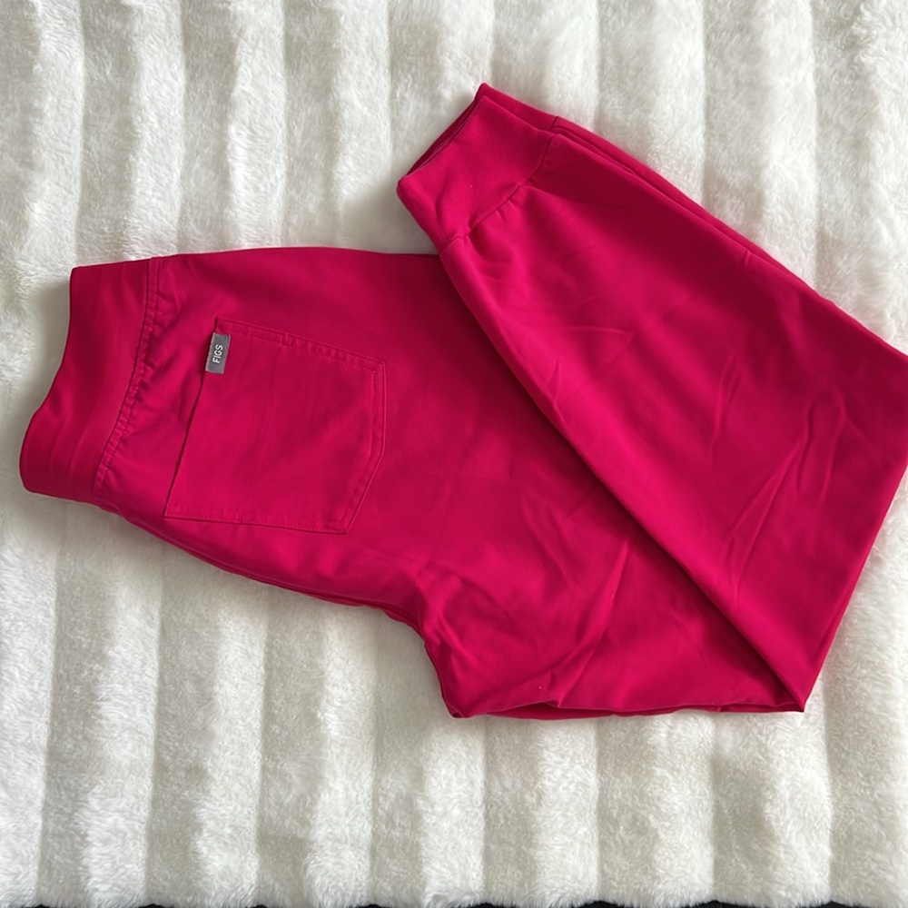 Figs Women's Pants in Bright Pink - Picture 6 of 7